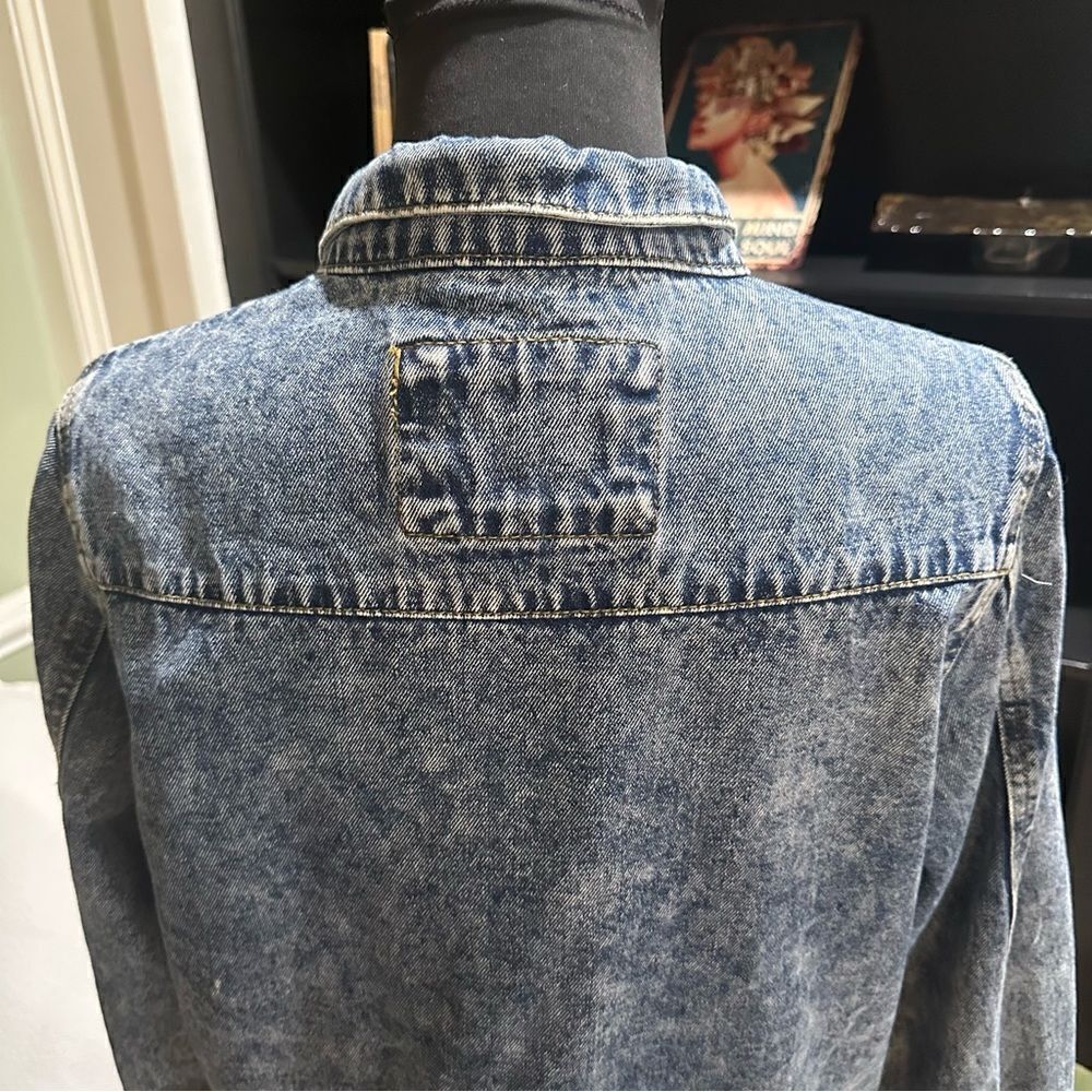The Style Between Us Denim Jean Jacket Size M - Picture 9 of 11